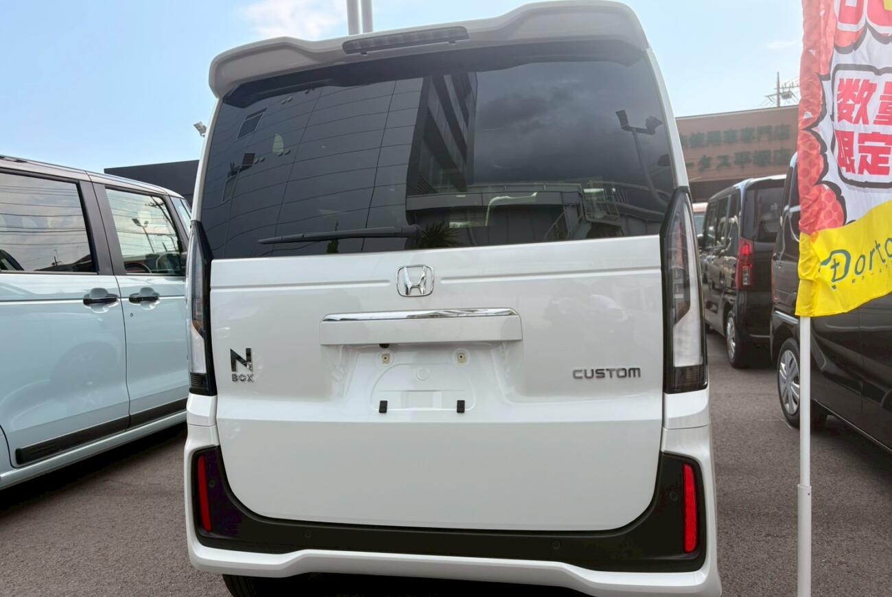 ホンダ N-BOX カスタム プラチナホワイトパール JF5-1377912 169.9万円